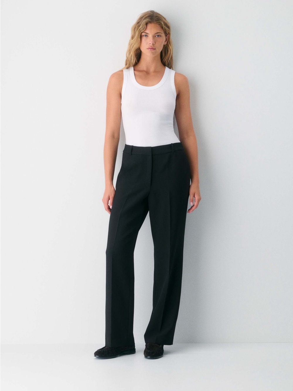 Aritzia Babaton New Agency Curve-Fit Pants | Black | Size 16